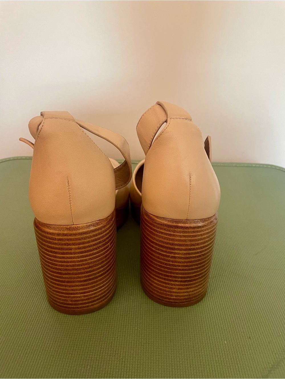 Seychelles Gleaming Heels Tan Ankle-Strap Platform Pumps | Size 10 - Picture 6 of 6